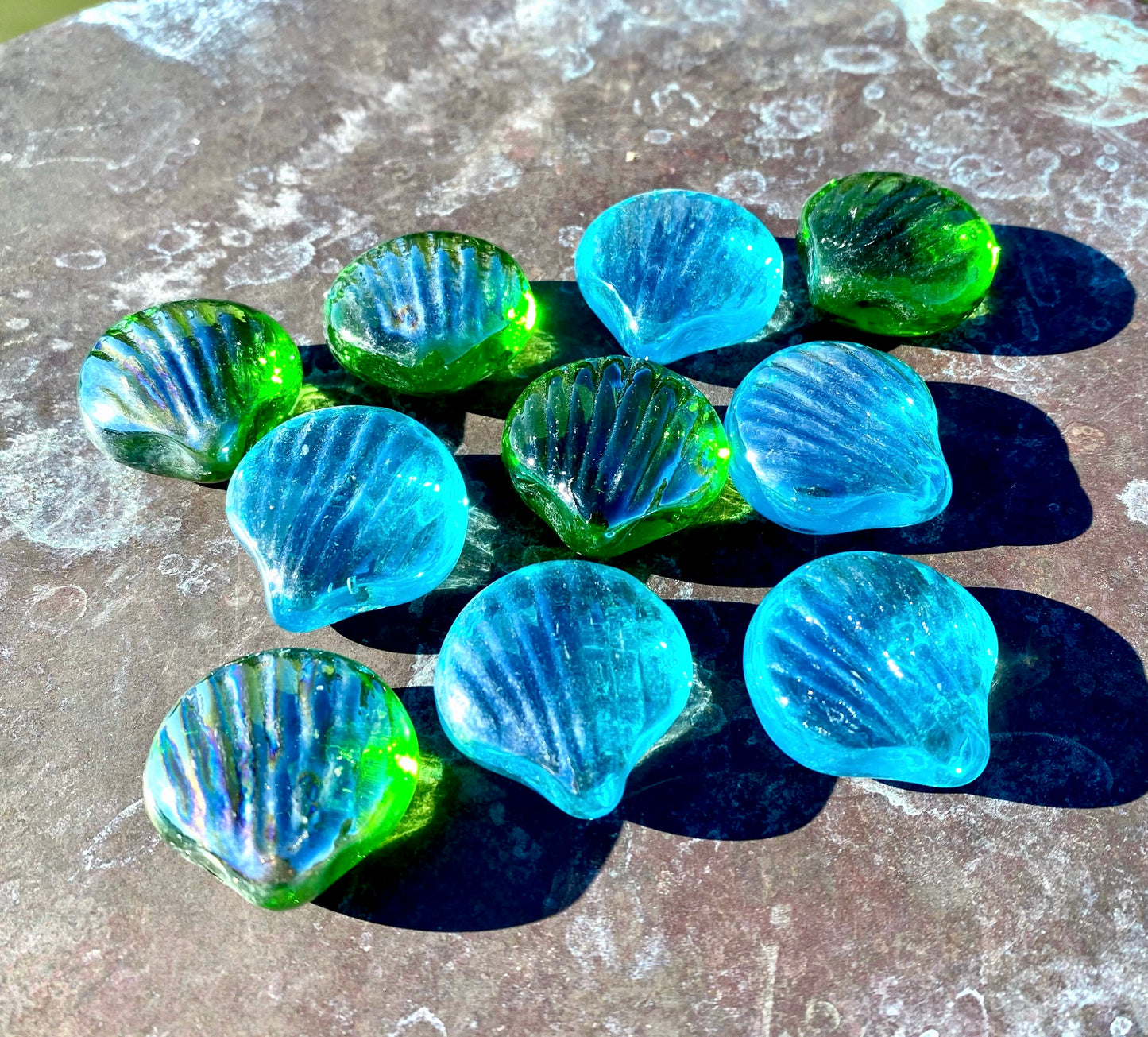 Glass Figurine Sitter Collectible - SEASHELL