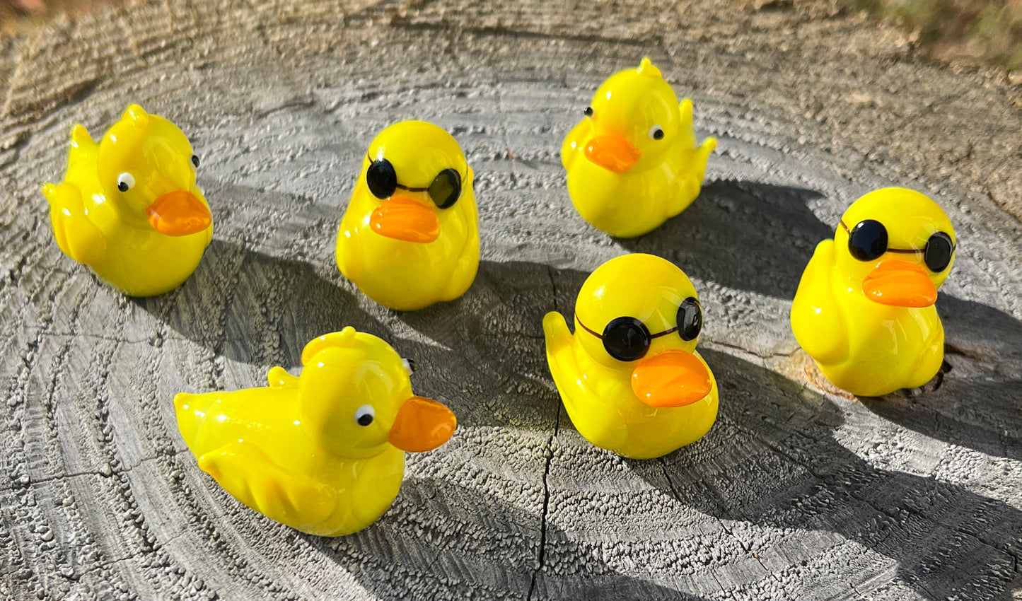 Glass Figurine Sitter Collectible - DUCK