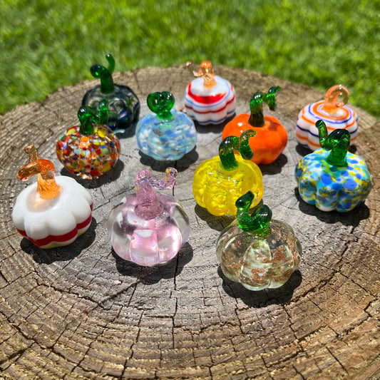 Glass Figurine Sitter Collectible - PUMPKIN