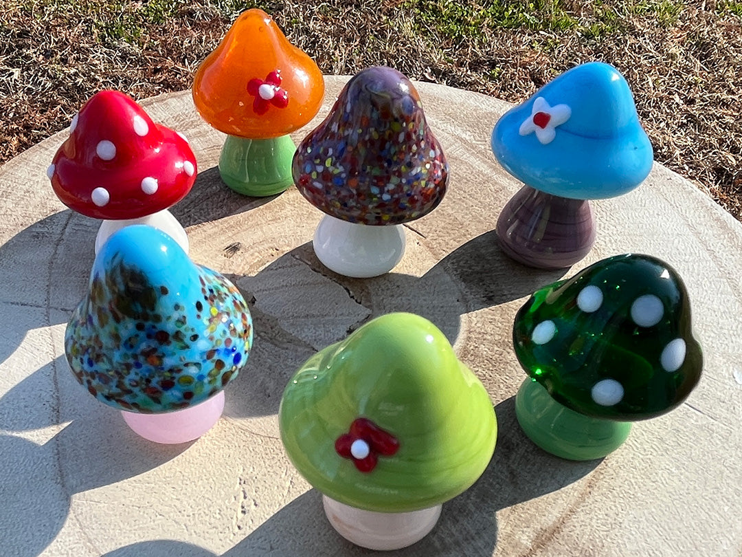 Glass Figurine Sitter Collectible - MUSHROOM