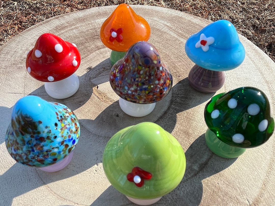 Glass Figurine Sitter Collectible - MUSHROOM